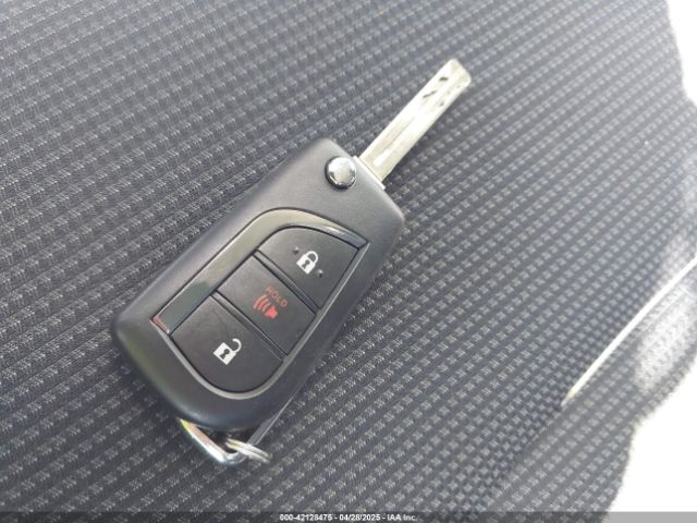 2T3G1RFV6RC474242 Toyota RAV4 LE