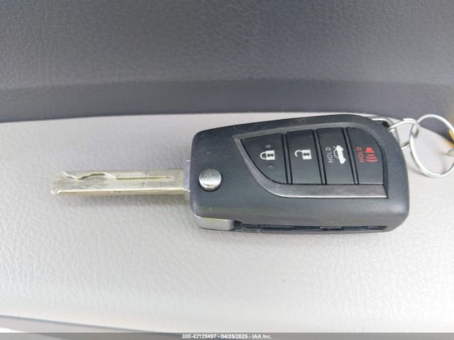 4T1C11BK0NU069930 Toyota Camry Le Awd