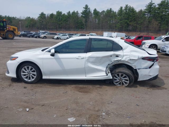4T1C11BK0NU069930 Toyota Camry Le Awd