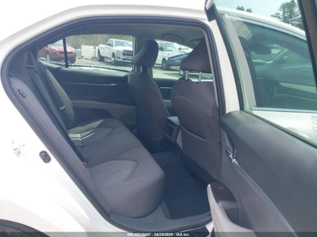 4T1C11BK0NU069930 Toyota Camry Le Awd