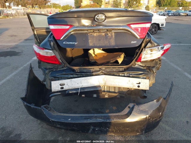 4T1BF1FK2FU907593 Toyota CAMRY SE