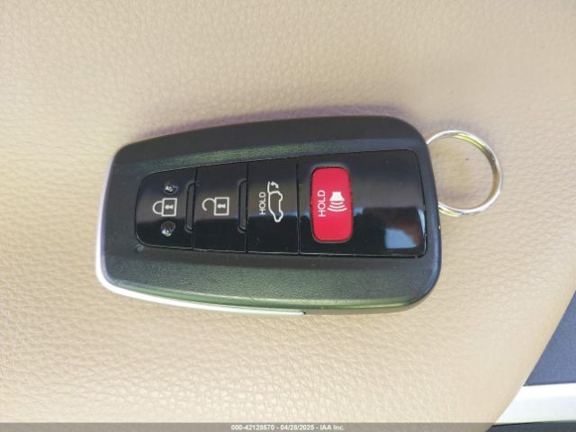 2T3RWRFV8MW116772 Toyota Rav4 Hybrid Xle
