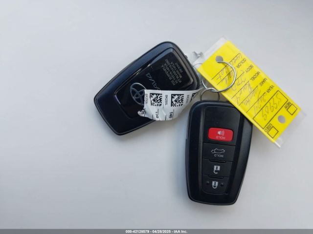 2T3A1RFV5RW469473 Toyota Rav4 Xle Premium