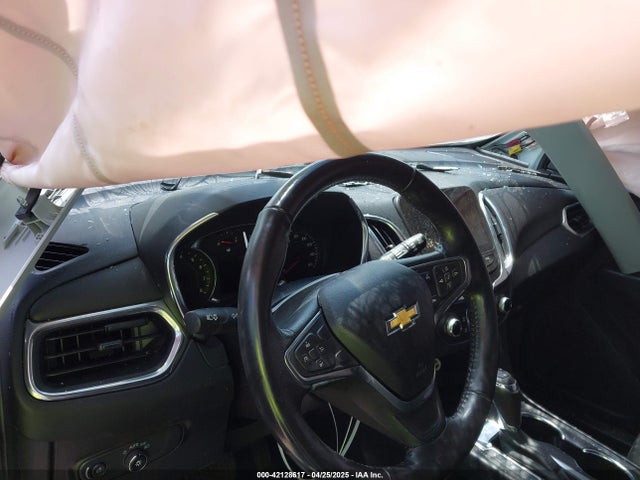2GNAXKEX1J6230695 Chevrolet EQUINOX LT