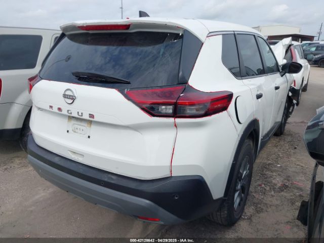 5N1BT3AA2NC714237 Nissan Rogue S Fwd