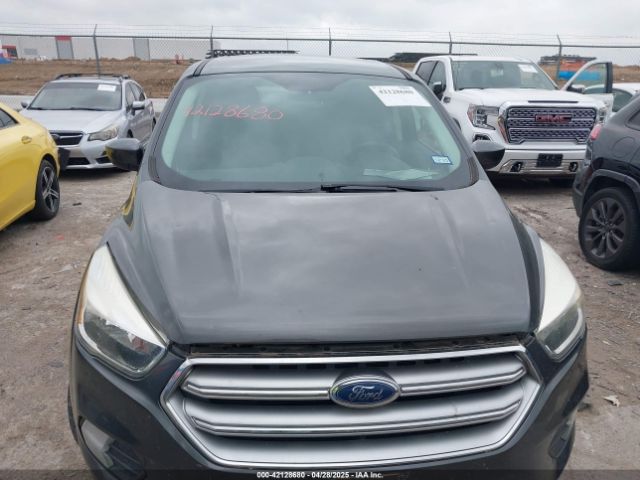 1FMCU0GD2HUA52739 Ford ESCAPE SE