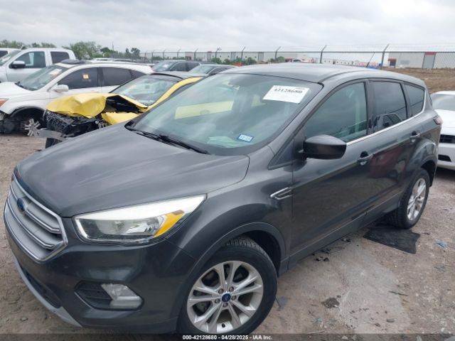 1FMCU0GD2HUA52739 Ford ESCAPE SE