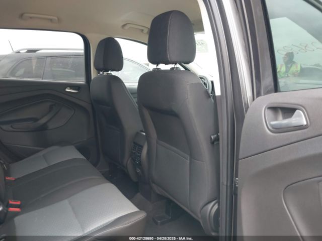 1FMCU0GD2HUA52739 Ford ESCAPE SE