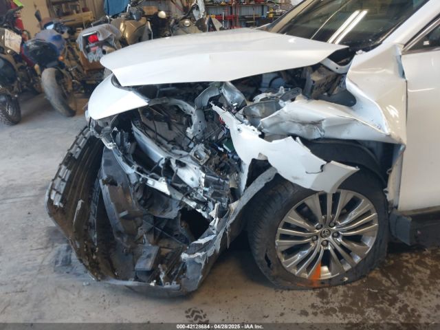 JTEAAAAHXPJ130945 Toyota Venza Xle