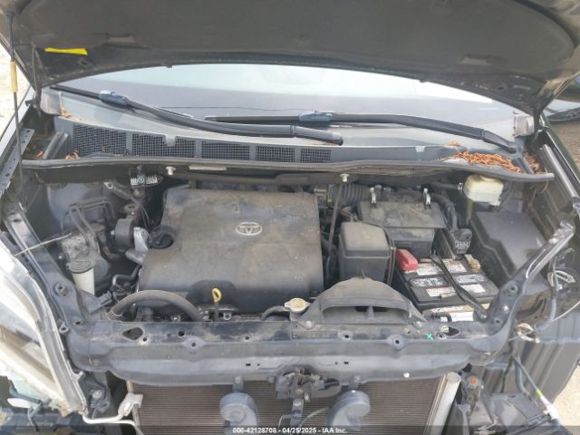 5TDXK3DCXFS663046 Toyota Sienna Se 8 Passenger