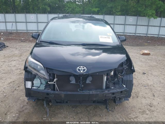 5TDXK3DCXFS663046 Toyota Sienna Se 8 Passenger