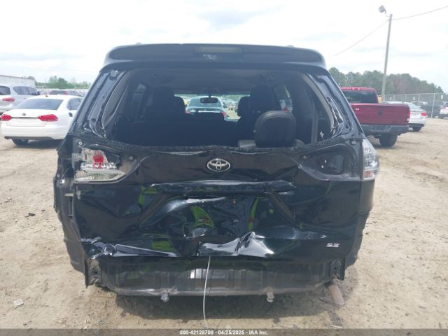 5TDXK3DCXFS663046 Toyota Sienna Se 8 Passenger