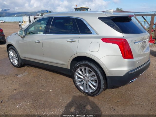 2017 CADILLAC XT5 1GYKNFRSXHZ198153 Photo 2