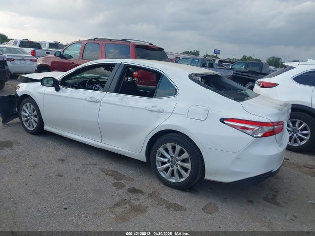 4T1B11HK9JU593252 Toyota CAMRY LE