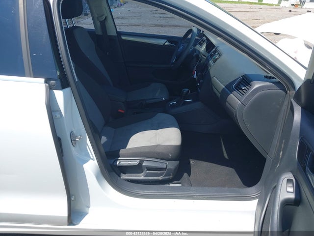 3VW2B7AJ5HM332931 Volkswagen Jetta 1.4t S