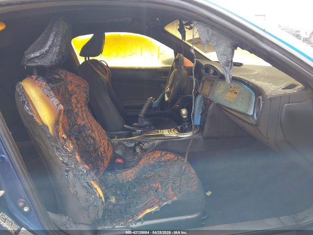 JF1ZNAA10E9701121 Scion FR-S