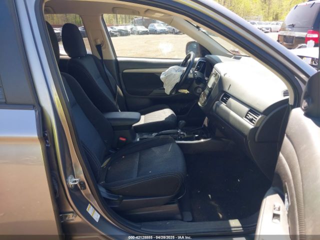 2017 MITSUBISHI OUTLANDER JA4AZ2A31HZ052303 Photo 4