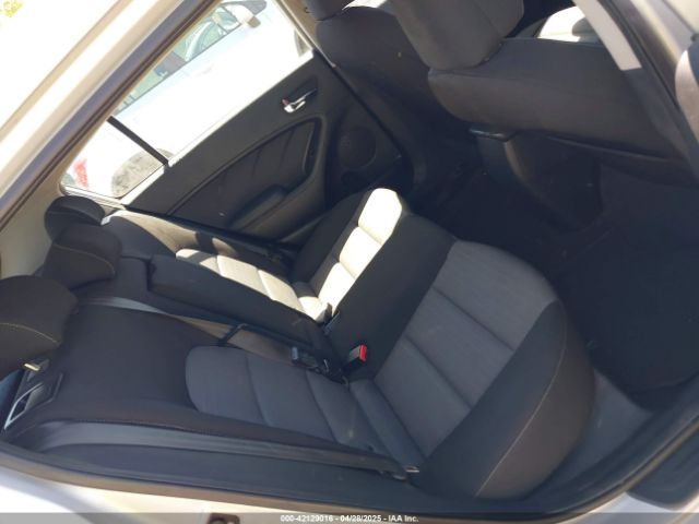 KNAFK5A82G5581775 KIA FORTE LX