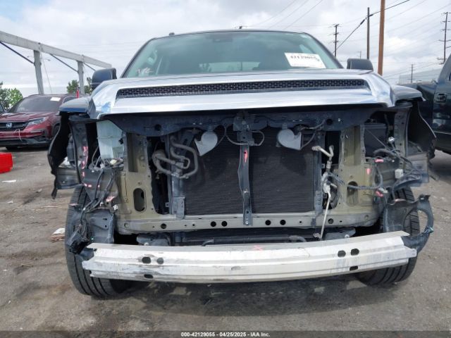 5TFEY5F13JX237165 Toyota Tundra Sr5 5.7l V8
