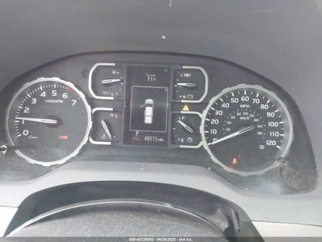 5TFEY5F13JX237165 Toyota Tundra Sr5 5.7l V8