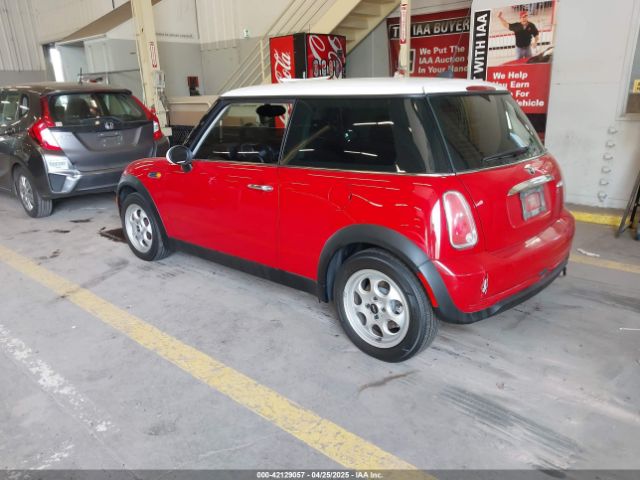 2005 MINI COOPER WMWRC33585TC59865 Photo 2