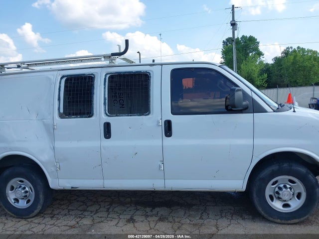 Chevrolet Express 2500 Work Van 2016 1GCWGAFF3G1130463 Image 14