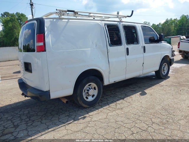 Chevrolet Express 2500 Work Van 2016 1GCWGAFF3G1130463 Image 4