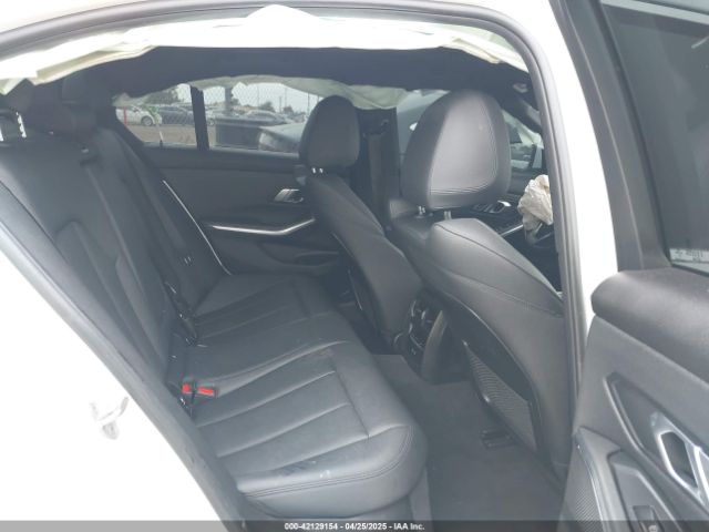 3MW5R1J06M8B74051 BMW 3 Series 330i