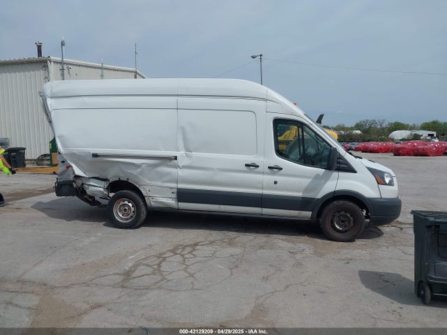 1FTBW3XM8HKB27922 Ford Transit-350