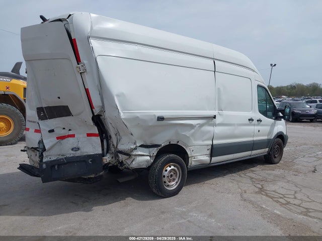 1FTBW3XM8HKB27922 Ford Transit-350