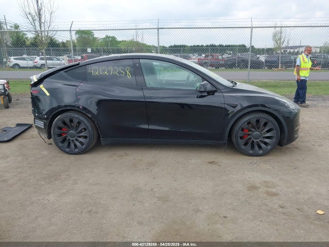 7SAYGDEF7PF663387 Tesla Model Y Performance Dual Motor All-wheel Drive