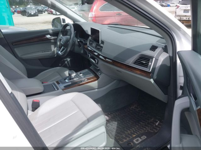 WA1BNAFY0K2093696 Audi Q5 45 Premium