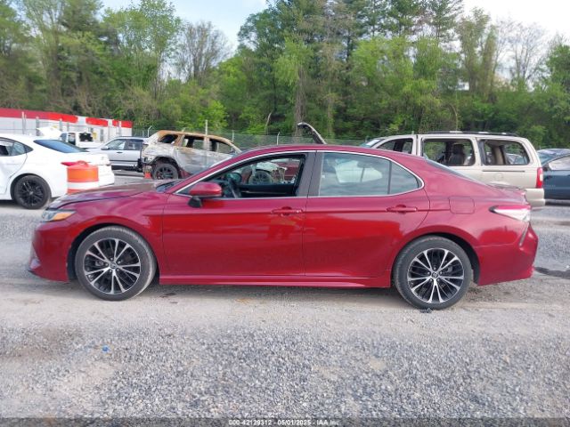 4T1B11HK6JU654136 Toyota CAMRY SE