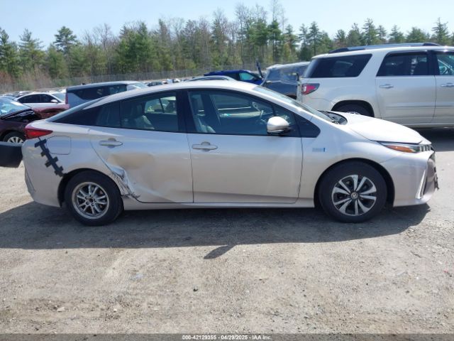 JTDKARFP5J3091877 Toyota Prius Prime Premium