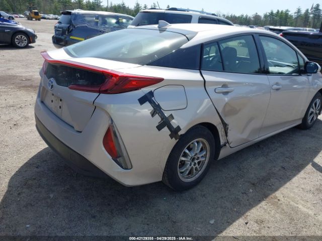 JTDKARFP5J3091877 Toyota Prius Prime Premium
