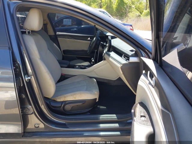 5XXG14J29NG129556 KIA K5 LXS