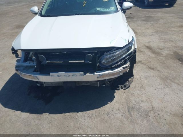 1HGCV1F96JA163405 Honda Accord Touring