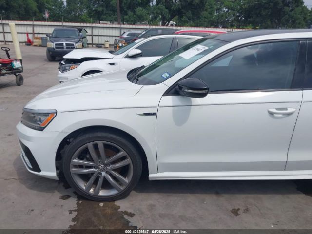 1VWAA7A30JC015825 Volkswagen Passat 2.0t R-line/2.0t S