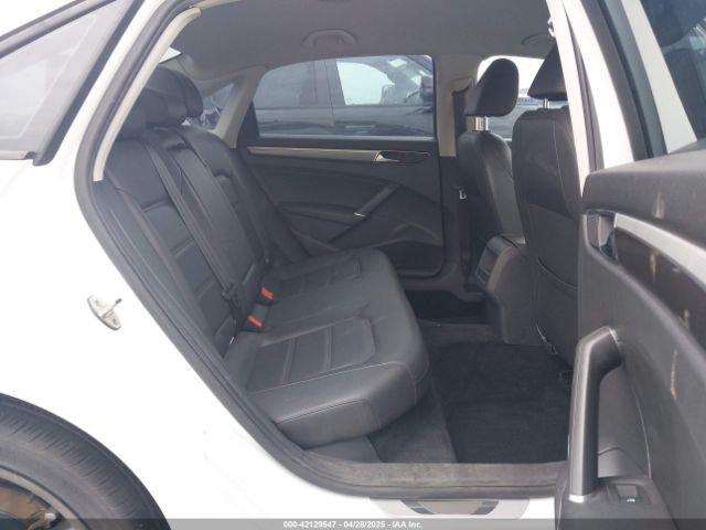 1VWAA7A30JC015825 Volkswagen Passat 2.0t R-line/2.0t S