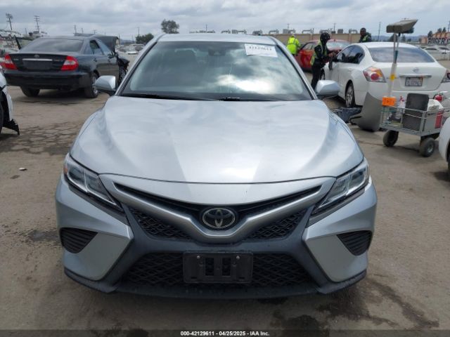4T1B11HK5JU014158 Toyota CAMRY SE