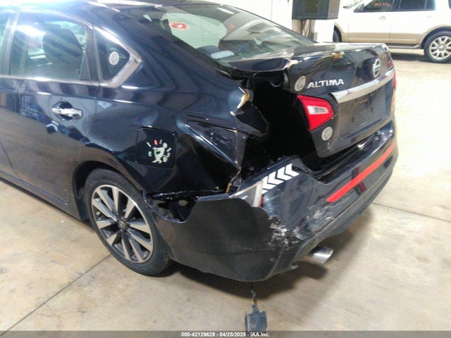 1N4AL3APXHC172965 Nissan 2017