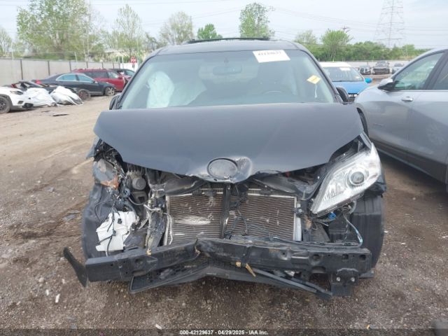 5TDDK3DC9FS103425 Toyota Sienna Xle 7 Passenger