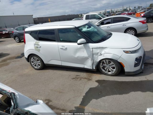 KNDJ23AU3L7040294 KIA SOUL LX