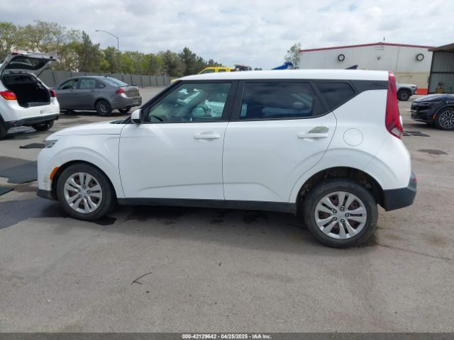KNDJ23AU3L7040294 KIA SOUL LX