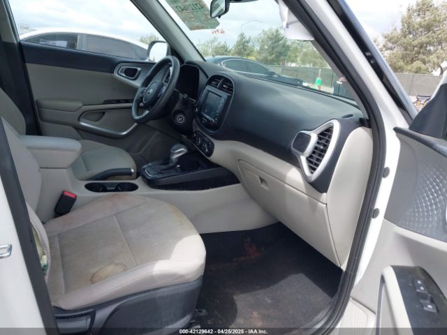 KNDJ23AU3L7040294 KIA SOUL LX
