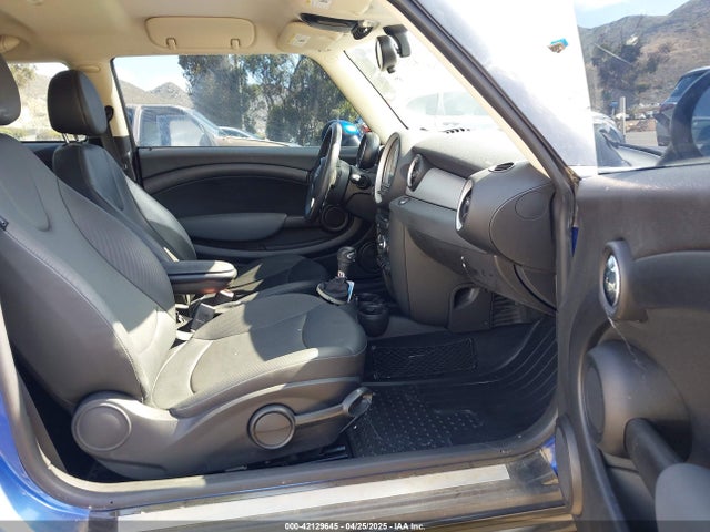 2011 MINI COOPER WMWSU3C54BT097742 Photo 4