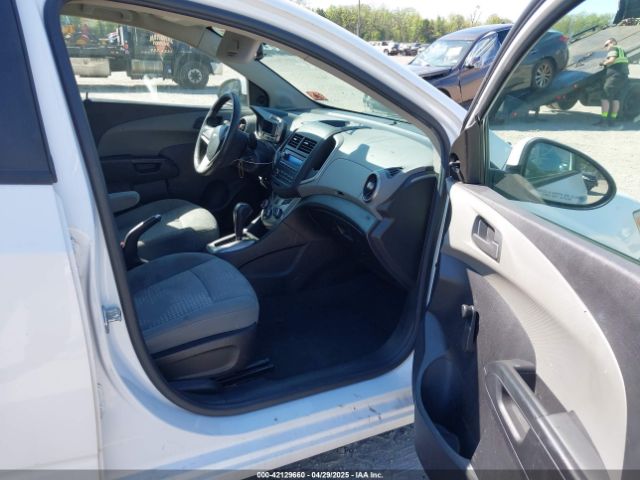 1G1JA6SG8F4184886 Chevrolet Sonic Ls Auto
