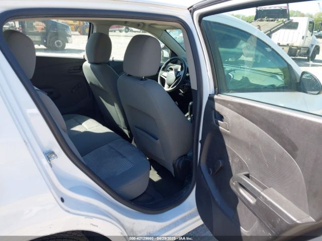1G1JA6SG8F4184886 Chevrolet Sonic Ls Auto