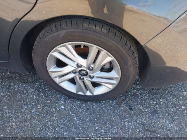 5NPD84LF2LH580263 Hyundai ELANTRA SEL