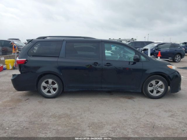 5TDKZ3DC4KS011331 Toyota Sienna Le 8 Passenger